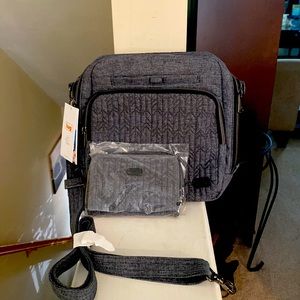 Lug brand organizational handbag w/matching wallet